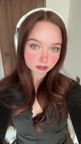 сняла реснички 💔