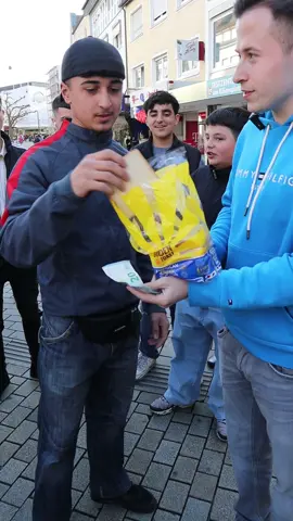 Kannst du eine Toastscheibe in unter 1 Minute essen?😯