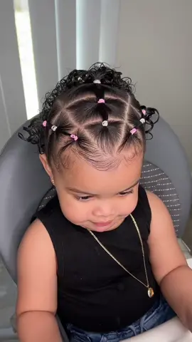 On my last section I realized the triangle was off 😅 i redid the second and last part and it was still a little off lol #babyhairstyle #babygirlhairstyles #babyhairtutorial #babyhair #girlhairstyles #babygirl #foryoupage #fypシ 