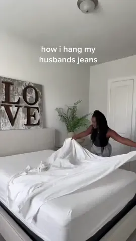 hopefully yall are here for the extra-ness 🫶🏾 #homedecor #howtohangjeans #homehacks #howtomakeabed 
