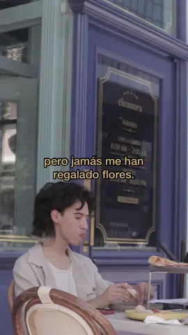 Ig: @checomdzatv #elpoetahambriento #cuu #escritos #frases #film 