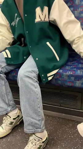 rekomendasi varsity jaket green 🤯 #varsity #varsityjacket #varsityjaketmurah #varsityjaketstyle #outfitideas #outfitinspo #outfits #outfitinspiration #ootdhijab #ootdhijabstyle #rekomendasivarsity #rekomendasivarsityjacket #tiktokindonesia #racuntiktok #racunshopee #racunbelanja #racuntiktokshop #fyp #fypシ 