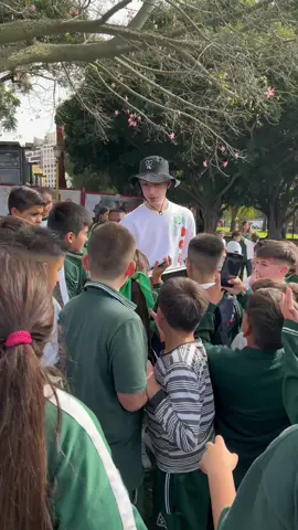 El que falto al colegio: 😭