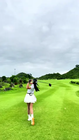 Eagle thôi mà? 😂😂🦅🦅  #golfswing #golf #golftiktok #xuhuong #golfvietnam #hanagolf #foryou #골프 