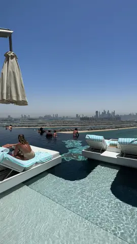 Cloud 22 Infinity Pool at the New Atlantis the Royal Palm Jumeirah Dubai UAE #atlantis #atlantistheroyal #dubai #uae #infinitypool #cloud22 #cabana #plungepool #palmjumeirah #fyp #foryoupage 