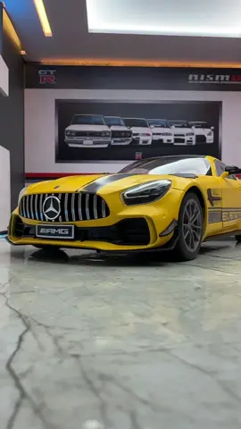 Mô hình xe #Mercedes AMG GTR tỉ lệ 1/18 màu vàng #mohinhxe #diecast #modelcar #xemohinh #supercar #sieuxe #xuhuong #xuhuongtiktok #fypシ