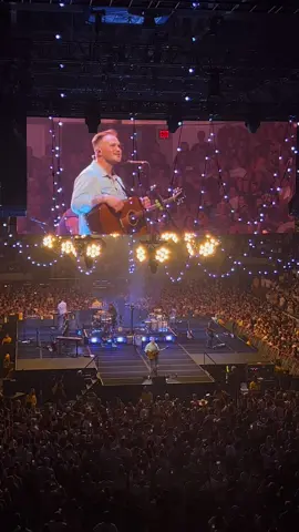 One of the best experiences i’ve had! Ill cherish this moment forever.  #zachbryan #zachbryanmusic #zachbryansongs #zachbryantok #zachbryantour #burnburnburn #burnburnburntour #somethingintheorange #zachbryanconcert #zachbryansomethingintheorange #countrymusic #countryconcert #countrytiktok #western #westerntiktok #morganwallen #countryartist 