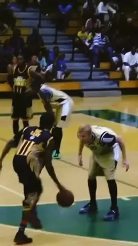 Best play in Highschool 🤯🏀#highschool #basketball #skills #goviral #foryou 