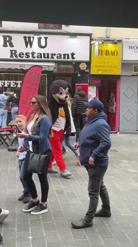 Jumpscare Mickey #fyp #foryou #londontiktok #londonchinatown #mickeymouse #fypシ #foryoupage #chinatown 
