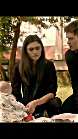 Esa sonrisa...🥹❤️#paternal #moment #theoriginals #klausmikaelson #viral #i #hayleymarshall #madre #esperanza #tvd #amor #hopemikaelson #triste #i #amamos #sonrisa 