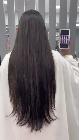 QUINTA VEZ QUE ESSA CLIENTE VEIO CORTAR COMIGO E após 4 meses de corte, a cliente voltou satisfeitíssima e continuamos o processo para deixar esse cabelo cada vez mais saudável, cheio!   MEU MÉTODO É PARA DEIXAR AS PONTAS MAIS CHEIAS, E ISSO FAZ MUITA DIFERENÇA NO CAIMENTO, E CRESCIMENTO DO CABELO. Essa cliente voltou feliz e incrédula do quanto o cabelo dela cresceu!!!  ESSE AÍ É O RESULTADO QUE VOCÊS SEMPRE QUEREM SABER, MAS VAI DEPENDER DA SAÚDE DO SEU CABELO PARA SABER COMO ELE VAI FICAR NO DIA SEGUINTE! NÃO PERCA A OPORTUNIDADE DE MELHORAR LOGO SEU CABELO, QUERENDO SABER SOBRE O CABELO DA OUTRA. Lembrando: CADA CABELO É DIFERENTE DO OUTRO, COM ISSO RESULTADOS DIFERENTES. Curtiu esse cabelo??? Salva e compartilha com uma amiga!!!  . . . #autoestima #corte #cortedecabelofeminino #corte #cortesdecabelo #cortedecabelofemininorj #cortedecabelorj #mulheres #cabeloperfeito #rj #SalãoDeBeleza #CabeleireiroTikTok #CorteDeCabelo #especialistaemcortes #cabelossaudaveis #metodokaducesario #cabelosfinos #cabelossaudáveis  #viral #cabelolongo #hair #corte #foryoupage  #viral #foryou  #fy #fyp   #salãodebeleza #antesedepois #transformação #viral #viralizou #viralvideos 