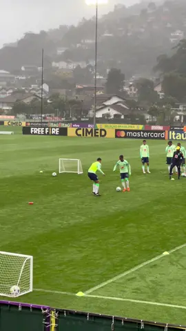 O TREINO DE X1 DA SELEÇÃO! 🔥 #canalwamo #seleçãobrasileira #seleção #tiktokesportes 