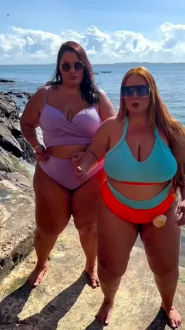 Dancing Tiktok on the beach #dance #danca #acrediteemvocê #plussize #bbws #bbwlove #bbwlover #dancing #tiktok #beach #amigas 