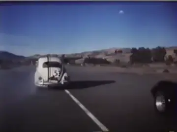 Herbie se Meu Fusca Falasse: A Série 1982 Com o sucesso dos filmes Se Meu Fusca Falasse... a Disney decidiu criar uma série em 1982. Com a participação de Dean Jones que fez o primeiro filme a série durou apenas uma temporada, mas os fãs do Fusca mais querido do cinema continuou cativando a todos. Encontre/curta essa série em: classicos da tv - loja nerd (identifique pelo nosso escudo)