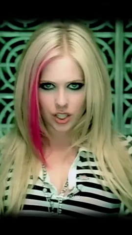 Hot - Avril Lavigne #AvrilLavigne #AvrilLavigneMusic #Hot #TheBestDamnThing #musica #lyrics #music #Fyp  