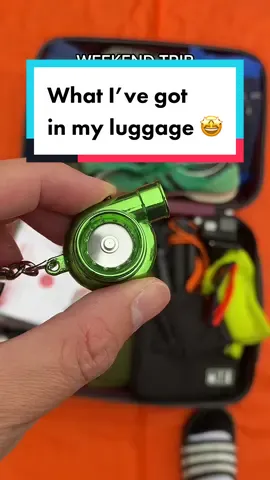 What I’ve got in my luggage and foldable bag for the weekend trip 🤩 #TikTokShop #tiktokmademebuyit #gadget #travelbag #foldablebag 