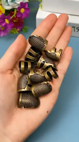 Retro finger protector. #sewingtools #sewing #sewingfun  #gadgets #homegadgets #homehacks #dealoftheday #amazonfinds 