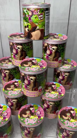 Custom pringles for Lianna’s 1st birthday  #fy #fyp #parati #partyfavors #pringles #custompringles #pringlesshaker #gableboxes #caketopper #viral #popular #trending #trend #trendingsong #trendingvideo #tendencia 