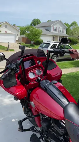 Khrome werks came through again with the perfect bars. Buck 50 1.5 inch. #khromewerks #harleydavidson #fy #upgrade #foryou 