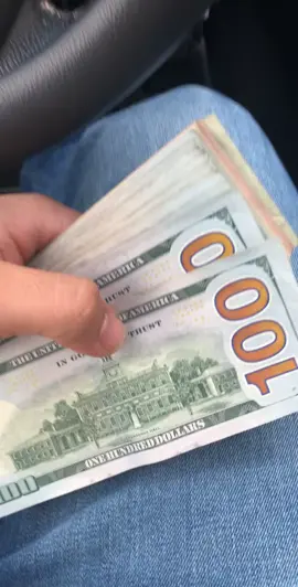 Counting A lot of Hundred dollar bills. 🤑 $ 💲 ＄ 💵 💰