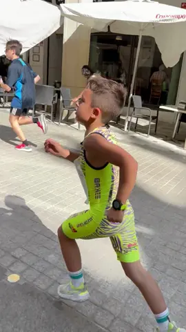 3 Parte Carrera la gloria  #WheneverWherever #deportesentiktok #kids #competetion #tiktok #StumbleToVictory #swimmingpool #spain 