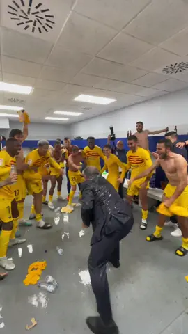 🍾🍾 SOM-HIIIIII!!!! #fcbarcelona #barça #barçaontiktok #deportesentiktok #tiktokfootballacademy #football #laliga #champions #laporta 