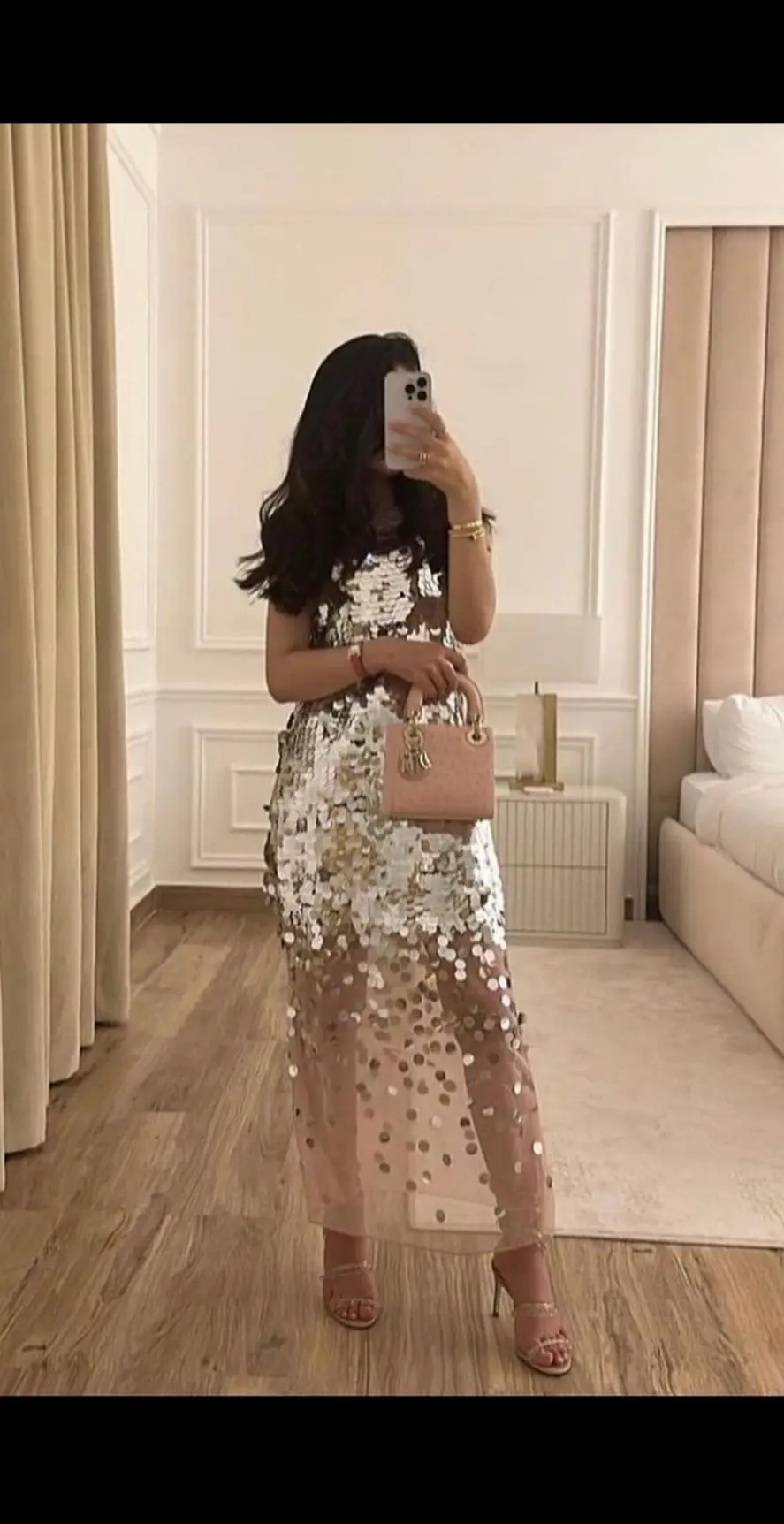 #اعراس_قطر ولاغلطه ترى زينك ياحلوه 💘💘💘قمرررر فستانها من زارا ، الاساور والخواتم من كارتتيه، الكعب رينيه كارفيلا ، الشنطه ليدي ديور✨ #اكسبلورexplore #قطر #قطر🇶🇦 #qatar #اكسبلورexplore #fypシ #foryou #fypage #wedding #اعراس 