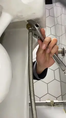 Multifunctional sink wrench, household sink, faucet maintenance, easy to handle, convenient and practical.#多功能卫浴水槽扳手 