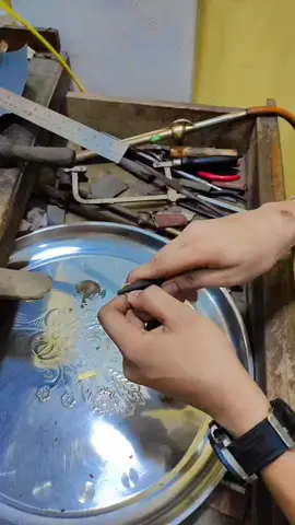 proses pembuatan rantai tangan model terbaru😍 gimana tanggapan kalian dengan hasil nya😁 #fyp #fypシ゚viral #emasmurni #masukberanda #viralvideo #tukangmas #aceh 