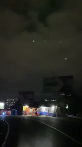 #puncakbogor #nightroadvideo #MentahanDijalan #storywa #stori #videoperjalanan #semogafyp #VibesMalamHari #jalanmalam #randommalam #cinematickapal #StoryMalamHari #view #jalan 
