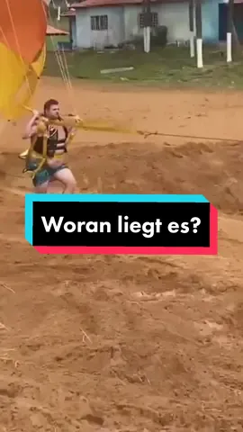 Mehr Leistung beim Boot, oder Diät?  #funny #funnyvideo #motorboot #parasailing #paragleiten  #funnyfail #lustig #spaß #spaßmusssein #zumlachen #fallschirm #fliegen #bruchlandung 