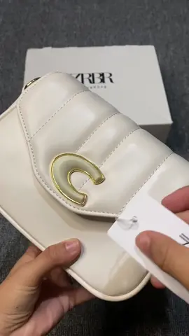 Suka banget koleksi tas #tas #tasslempang #slempanghpwanita #zrbrofficial #zrbr #flksyaguys🥰biarrame🥰 