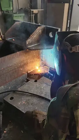 Мужской труд #металл  #ангар  #строительство  #металлоконструкции 