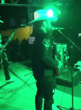Anoche aya por Durango🔥🎶#corridos #losausterosdedurrango #envivo #enlasierra #belicos #fy #corridosalterados #mexico #parati #compatellez #corridosperrones #durango #viral #accordion 