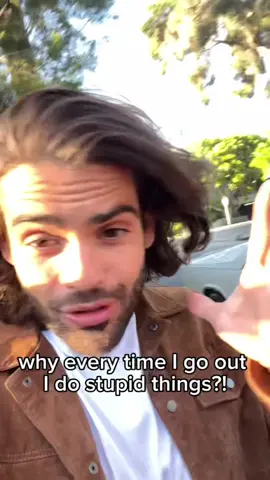 François does STUPID things when he parties in America 🕺🏻🍷😂