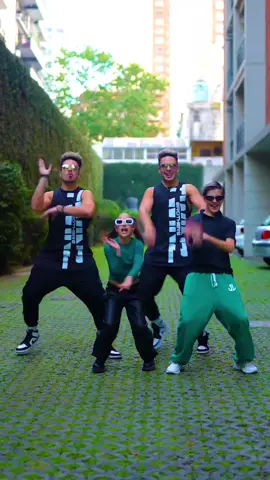 Bailando con estos pequeños gigantes de Argentina ➡️🔥 #2hielos #trend #reggaeton #kingsavage #twins #baile #dance #argentina 