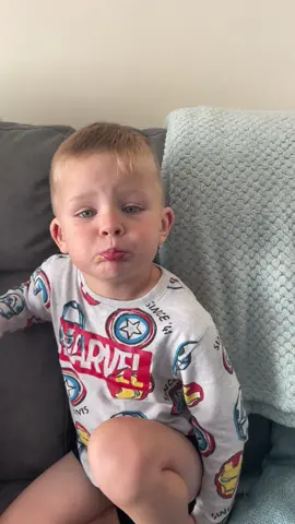 When you win the big bit of the chickens wish bone but your wish hasn’t come true yet! #kidsoftiktok #wishbone #powerrangers #chickenwishbone 