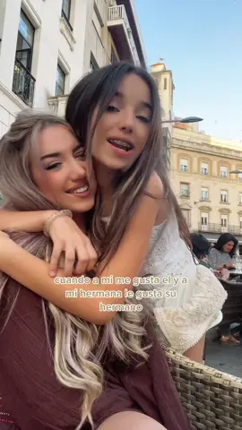 al final me metió los pelos en el ojo🤣 ig: silvanarebollo_ y valeriarebollo_