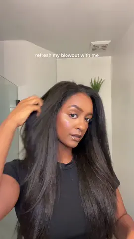 Here’s how I refresh my day 3 blow out using the @Kristin Ess® Hair Blow Dry Mist 👏🏾 #blowout #hairtutorial #hair #naturalhair #kristinesshairpartner 