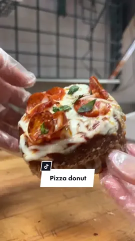 it actually looks good tho 😅😍 #donutshop #customerservice #couturedonut #pizzashop #pizza #donut #vegas #food #FoodTok #vegastiktok #entrepreneur 