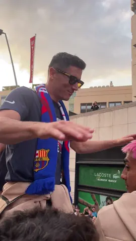 Lewy sacó los pasos prohibidos 🕺🚫 #fcbarcelona #barçaontiktok #barça #deportesentiktok #football #sports #tiktokfootballacademy #laliga 