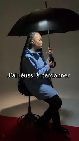 Le son sort cette semaine, c’est officiel 🥰 je suis impatiente de vous faire écouter 😍 On se retrouve sur instagram pour la date de sortie la famille ❤️