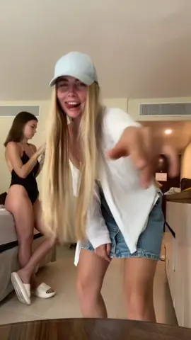 when you are two sisters but you have different personalities😂😂😂✌🏻✌🏻✌🏻