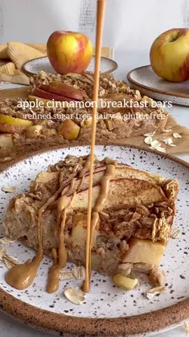 Apple cinnamon baked oats  Apple cinnamon baked oats  2 cups old fashioned gluten free oats  1 1/2 cups almond milk room temp  1 tbsp coconut oil  1 egg  2 tbsp maple syrup  1 tsp vanilla bean paste  1 1/4 tsp cinnamon  1 cup diced apples (plus extra for the top)  Line an 8x8 square pan with parchment paper. Preheat oven to 350 degrees.  In a small bowl, lightly beat the egg.  In a large bowl, pour in the oats. Then add in all remaining ingredients except for the apples. Using a rubber spatula, mix well. Once mixed, pour in the diced apples and mix again. Pour mixture into the baking pan. (Mixture will be slightly wet, this is normal). Add finely sliced apples to the top of the mixture. Place in oven and bake for 30-35 minutes until the top is golden brown and the mixture is no longer “wet” like.  Must be stored in the refrigerator. Store in an airtight container for up to 5 days. To serve, just place in the microwave so warm up, top with syrup or your favorite nut butter, and enjoy! Can also be served with an egg or 2 for added protein.  #bakedoats #bakedoatmeal #applecinnamon #applecinnamonoats #breakfastbars #breakfastmealprep #healthybreakfastideas #healthybreakfastinspo #easybreakfast #breakfastrecipes #glutenfree #dairyfree #foryou #fyp #showyourglow 