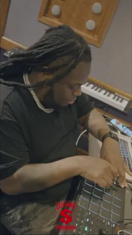 🎹🔊 Cooking up! @Sinista On Da Traxxx #Producer #Trax #Studio #Beats 