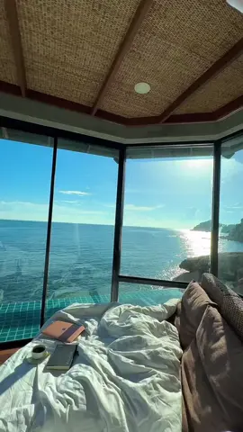 Sai Daeng Resort, Koh Tao, Thailand. View đỉnh quá. IG: kpiznu #thailand #Thailan #thailand🇹🇭 #thailandtiktok #thailandtravel #thailanddrama #KohTao #kohtaothailand #LuxuryHotel #BestHotel #travellife #Vacation #beautifuldestinations #HotelView #xuhuong #xuhuongtiktok #giatri #giatritiktok #travel #traveltiktok #dulich 