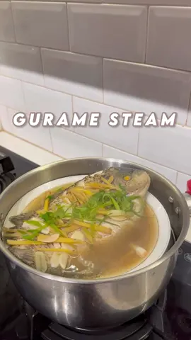 Inspire menu for this weekend✨ Ikan gurame steam ala hongkong yang bikinya mudah! Suka makan steam ikan kalo di resto hongkong / taiwan dan enak banget. Coba bikin dirumah ternyata gak kalah enaknya🫶🏻 selamat mencobaa #ikansteamhongkong #reseprumahan #hongkongfood #guramesteamhongkong #menusimple #dapurminimalis #kitcheninspiration 