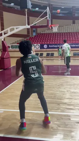 5iveee, we know its going in 🫣💕 #fyp #foryou #fypシ #hoops #hooper #hoopersoftiktok #xyzbca #overseasbasketball #pro #basketball #probasketballplayer #overseasbasketballplayer #azerbaijanbaku #CapCutVelocity 