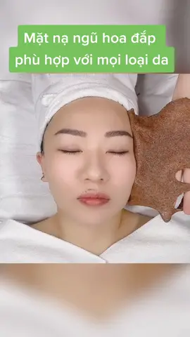 💋💋💋Công dụng của Ngũ Hoa Hạt (Hạt Đình Lịch)  🍀Làm mặt nạ có tác dụng làm mát da, giúp đẩy còi mụn mà không để lại vết thâm khi hết mụn.  🍀Đặc biệt dành cho da mụn như : mụn, mụn mủ, mụn trứng cá …. 🍀Kiểm soát lượng dầu, làm mờ vết thâm nám , tàn nhang. 🍀Giúp da mặt căng bóng, trắng sáng, hết mụn, thu nhỏ chân lông, giúp da căng mịn ngay từ lần đầu sử dụng.  🍀Giúp làn da khoẻ mạnh, sáng đẹp. 💋💋💋Hướng dẫn sử dụng: ➡Lấy 3 thìa cà phê Ngũ Hoa Hạt , rồi cho ít nước ấm hoặc sữa tươi không đường đảo đều (lưu ý là khi gặp nước ấm, ngũ hoa sẽ kết lại thành dạng keo) ➡Lấy hỗn hợp dàn đều bằng tay kéo rộng ra cho phù hợp với khuôn mặt của bạn. ➡Đắp lên mặt, miết mặt nạ cho dán chặt vào mặt (nhất là những vùng kẽ mũi, khóe mũi và cằm) và để trong vòng 30 phút. ➡Sau đó rửa sạch mặt bằng nước.  ➡Khuyến khích sử dụng từ 2-3 lần /tuần để đạt được hiệu quả tốt nhất.  #matna #nguhoahat #thietbispahuongthao 