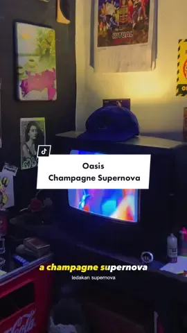 Oasis - Champagne supernova. lagu ini maknanya sangat terbuka untuk interpretasi. Liriknya penuh dengan gambaran-gambaran dan referensi-referensi yang mungkin sulit untuk diartikan secara langsung. lagu ini memiliki tema tentang pencarian arti hidup dan refleksi atas keadaan dunia. Beberapa pendengar juga menginterpretasikan lagu ini sebagai refleksi tentang kehidupan di dunia yang penuh tekanan, kekosongan, dan kekacauan. #oasis #champagnesupernova #noelgallagher #standbyme #lirikvideoestetik #storyliriklagu #kamaraesthetic #lyricsvideo #songlyricaesthetic 